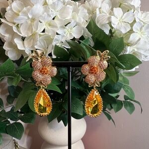 EYE CANDY LA • DANGLE FLOWER EARRINGS • NIB